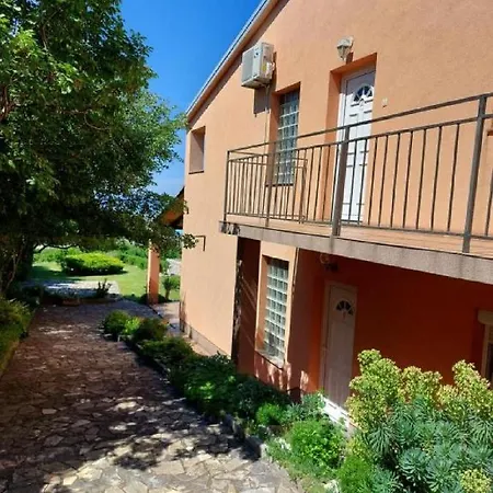 Mery Villa